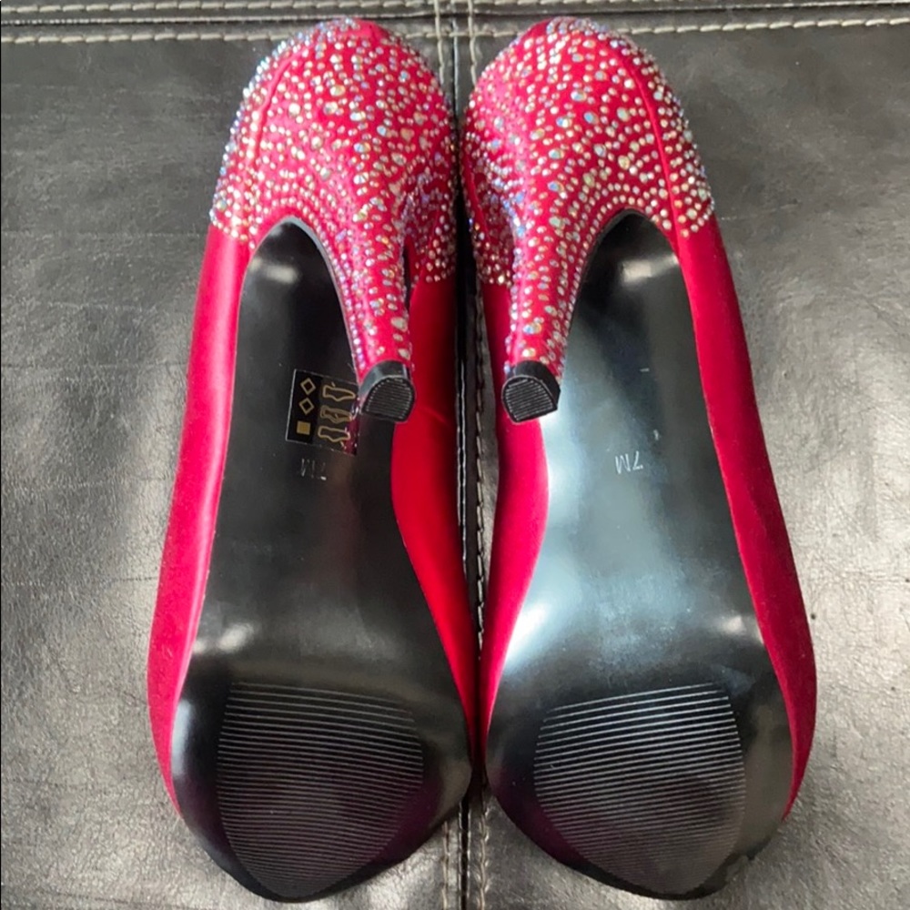 Steve Madden Raspberry Player Platform Pump - Picture 4 of 11